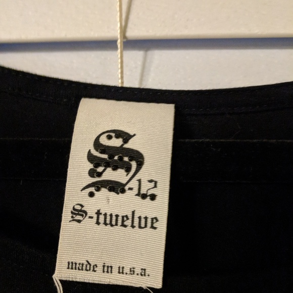 Top - Picture 2 of 4